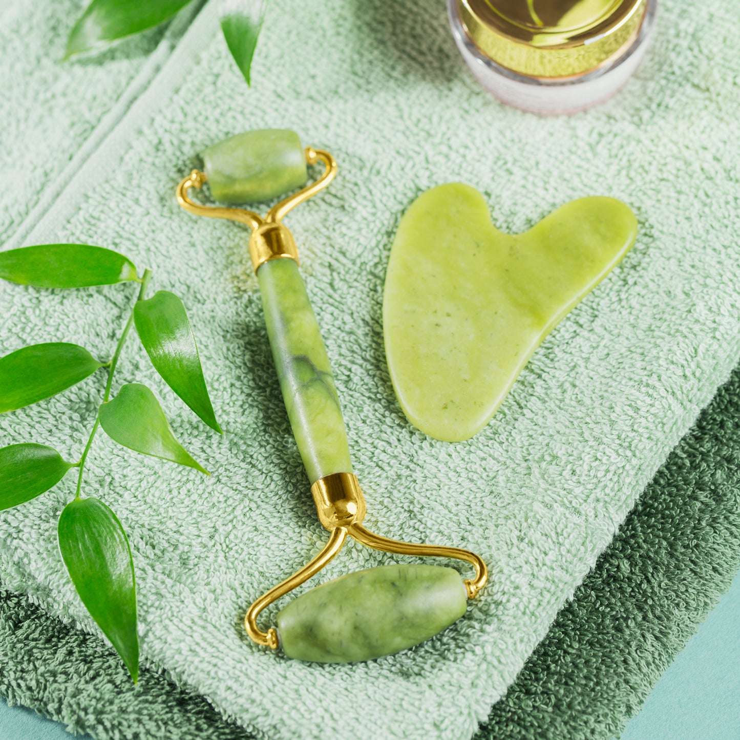 0318 Gua Sha Stone And Anti Aging Jade Roller Massager Gua Sha for Face - Jade Roller Guasha Stone Set, Relieves Facial/Jaw Tension, Gives Skin Natural Glow, Firms & Lifts Skin Over Time, Reduces Puffiness (PACK OF 1)